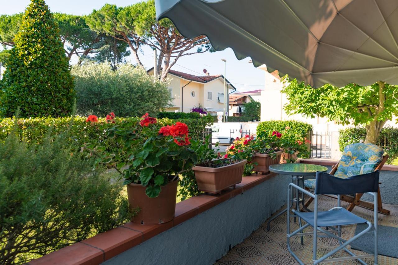 Apartment Holiday Versilia Camaiore Exterior foto